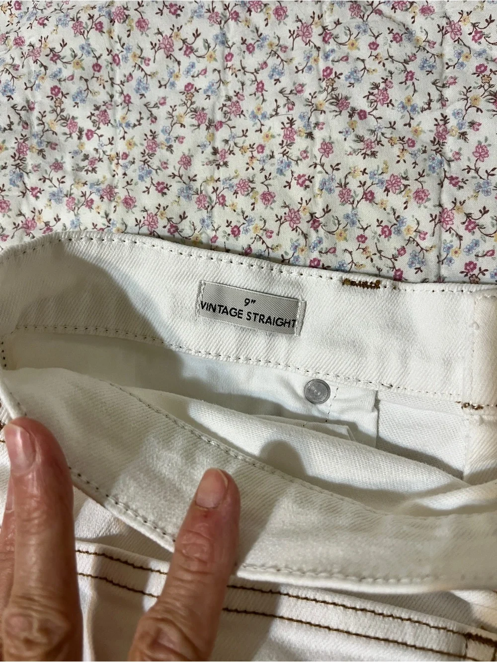 J. Crew Vintage Straight Women’s Denim Jeans with Contrast Stitching. Size 29